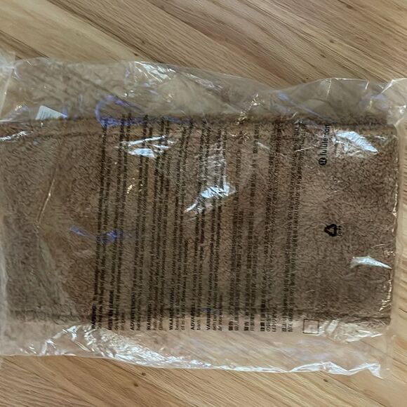 LULULEMON CUSTOMIZABLE SNAP fleece SCARF BOLD BEIGE TAN BROWN camel skinny NWT - Picture 4 of 5